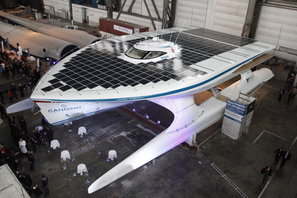 Le catamaran solaire Tûranor PlanetSolar, après son tour du monde, s'est offert une révision au chantier naval de La Ciotat. © AFP Photo DDP / Philipp Guelland