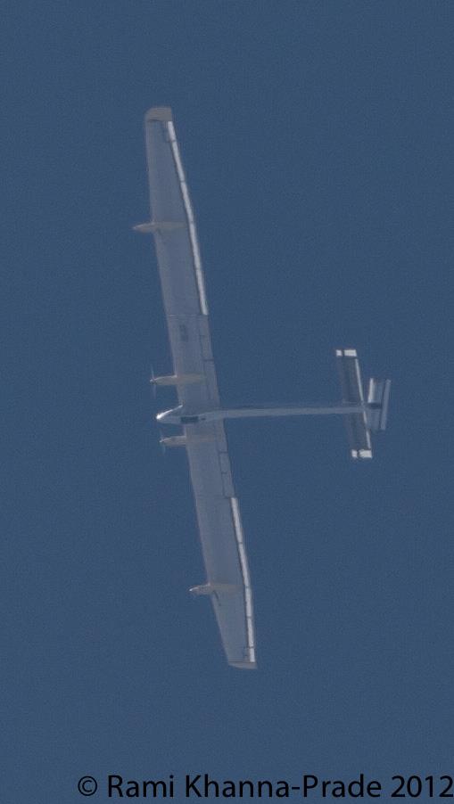 Le HB-SIA, l'avion solaire de Solar Impulse, photographié par un admirateur alors qu'il survolait Toulouse, en route vers Madrid. © Rami Khanna-Prade