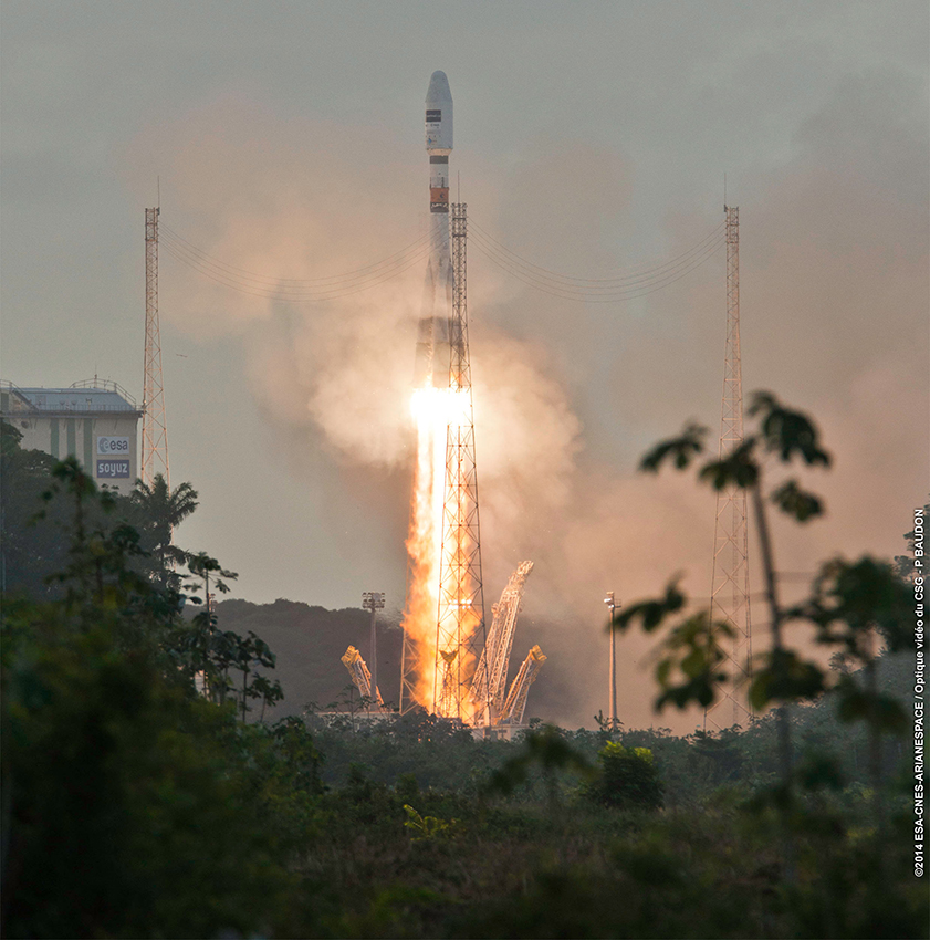 Le décollage du lanceur Soyouz qui emporte le satellite Sentinel 1A, le 3 avril 2014 à 18 h 02 en heure locale de Guyane, soit 21 h 02 en temps universel. Deux caméras ont suivi le décollage au niveau de la fusée. © Arianespace