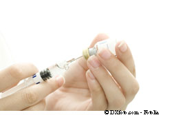 Le Haut conseil pour la santé publique recommande les vaccins sans adjuvant chez les enfants âgés de 6 à 23 mois et les femmes enceintes, ainsi que chez les personnes souffrant de certaines affections du système immunitaire. © DXfoto.com/Fotolia