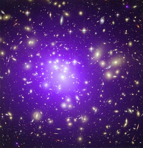 Superposition des images en infrarouge et en lumière visible. Source : Chandra – Hubble