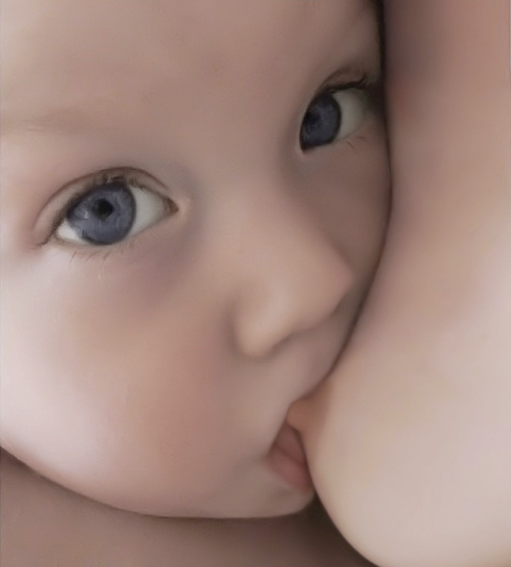 Le lait maternel est globalement de meilleure qualité que le lait dit artificiel pour la santé du bébé, notamment parce qu'il confère des bactéries de la flore intestinale et des anticorps adaptés. Cependant, l'allaitement n'est pas toujours possible et certaines mères choisissent délibérément de ne pas donner le sein. Les scientifiques cherchent donc les moyens d'améliorer la qualité des substituts au lait maternel. © Annie Stoner, Flickr, cc by nc nd 2.0