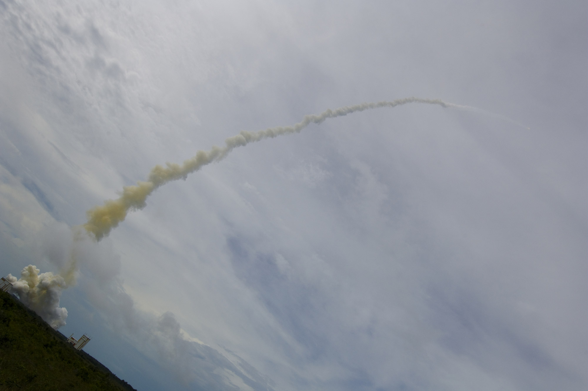 Avec ce lancement, Arianespace prouve&nbsp;une nouvelle fois la maturité de son lanceur prémium qui doit envoyer&nbsp;plus de 10.100 tonnes ! Une performance remarquable pour ce dernier&nbsp;conçu pour tout&nbsp;juste 10 tonnes.&nbsp;©&nbsp;S.Corvaja,&nbsp;Esa,&nbsp;Cnes,&nbsp;Arianespace