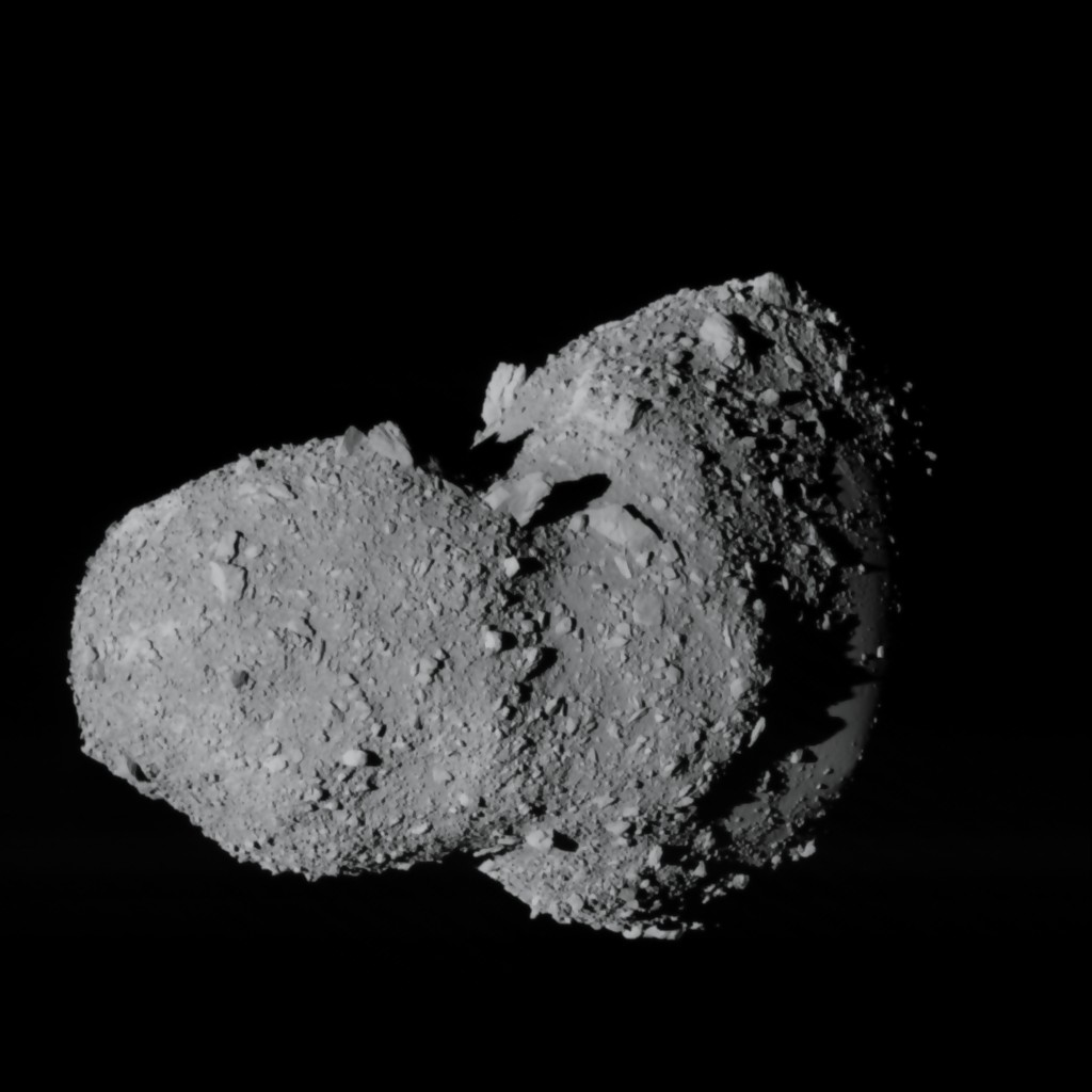 La mission japonaise Hayabusa sur Itokawa confirme l'intérêt croissant que les chercheurs portent aux astéroïdes, peut-être à l'origine de la vie sur Terre. Crédit Jaxa