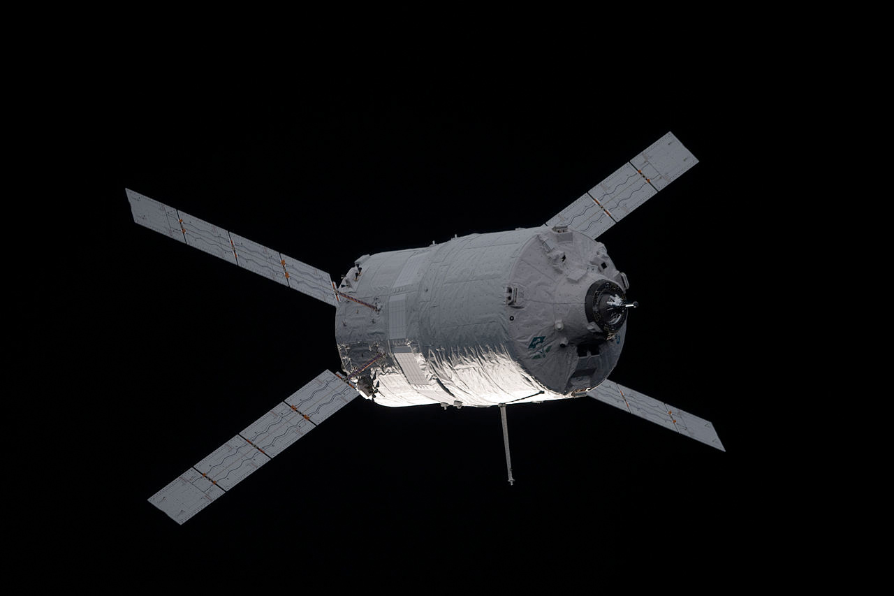 Pour remplacer le Véhicule de transfert automatique (ATV), l'Agence spatiale européenne pourrait développer des engins spatiaux capables de réaliser une multitude missions en orbite basse. À l'image, l'ATV-3 Edoardo Amaldi en route vers l'ISS, en mars 2012. © Nasa