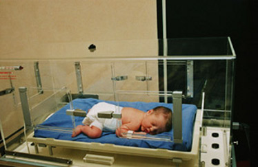 Des maternités utilisent des biberons et tétines stérilisés à l'oxyde d'éthylène, un gaz cancérigène. © Phovoir
