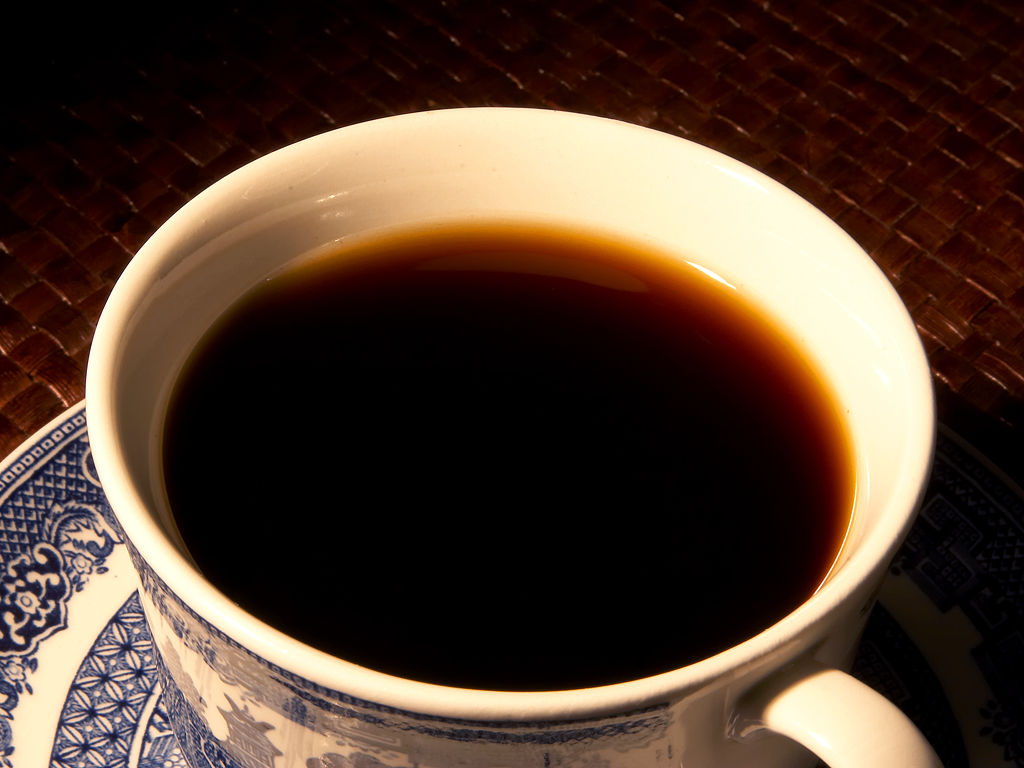 La caféine est utilisée depuis des millénaires pour ses propriétés psychoactives qui permettent de rester éveillé et concentré. Désormais, on boira peut-être du café pour prévenir au passage l'apparition de cancers de la peau ! © Jon Sullivan, public-domain-image.com, DP