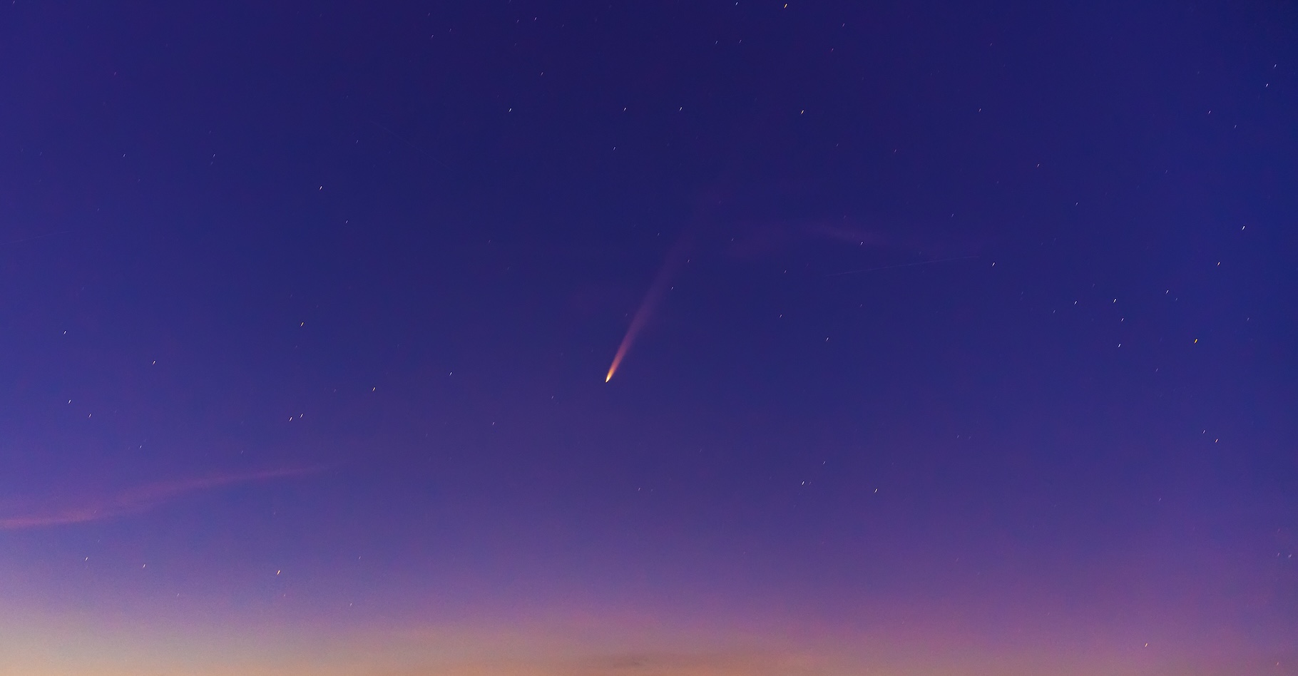 La comète Tsuchinshan-Atlas C/2023 A3, ici à son périhélie, pourrait bientôt devenir encore plus spectaculaire. © aapsky, Adobe Stock