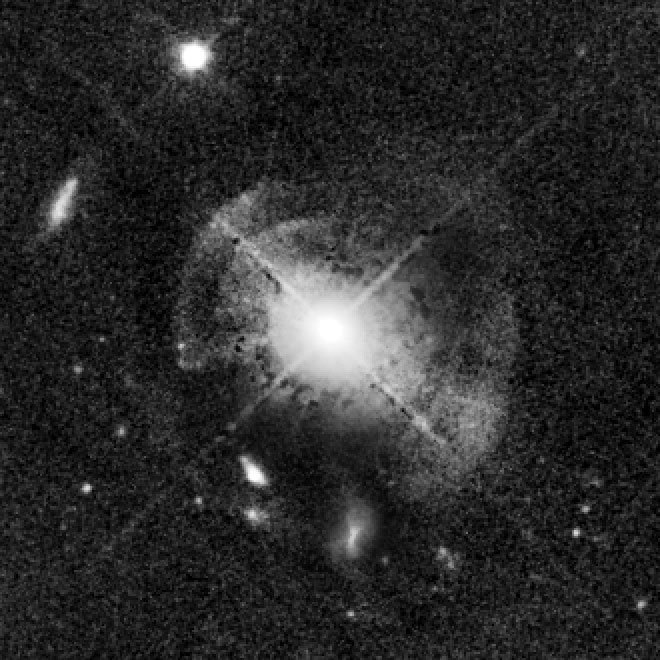 Zoom sur le quasar MC2 1635+11.9 G, les coquilles sont bien visibles. Crédit: Canalizo (University of California, Riverside)