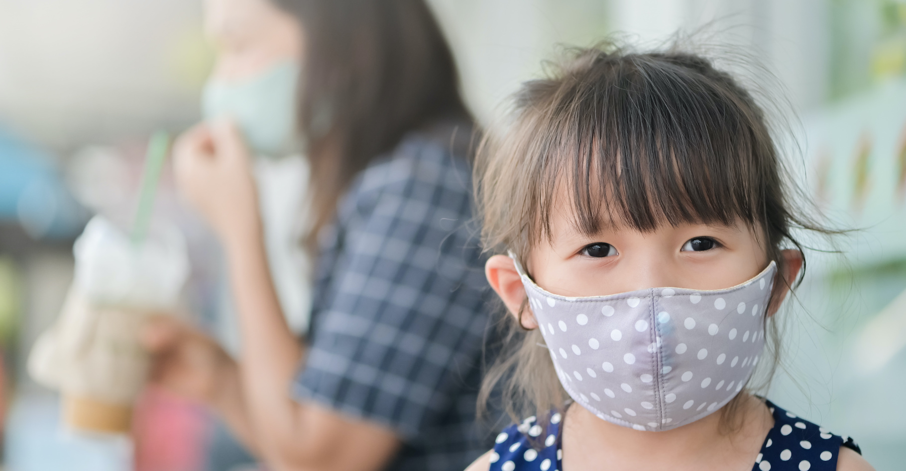 Une fois de déconfinement prononcé, nous serons peut-être tous amenés à porter un masque de protection pour limiter la propagation du coronavirus responsable de la pandémie de Covid-19. © jes2uphoto, Adobe Stock