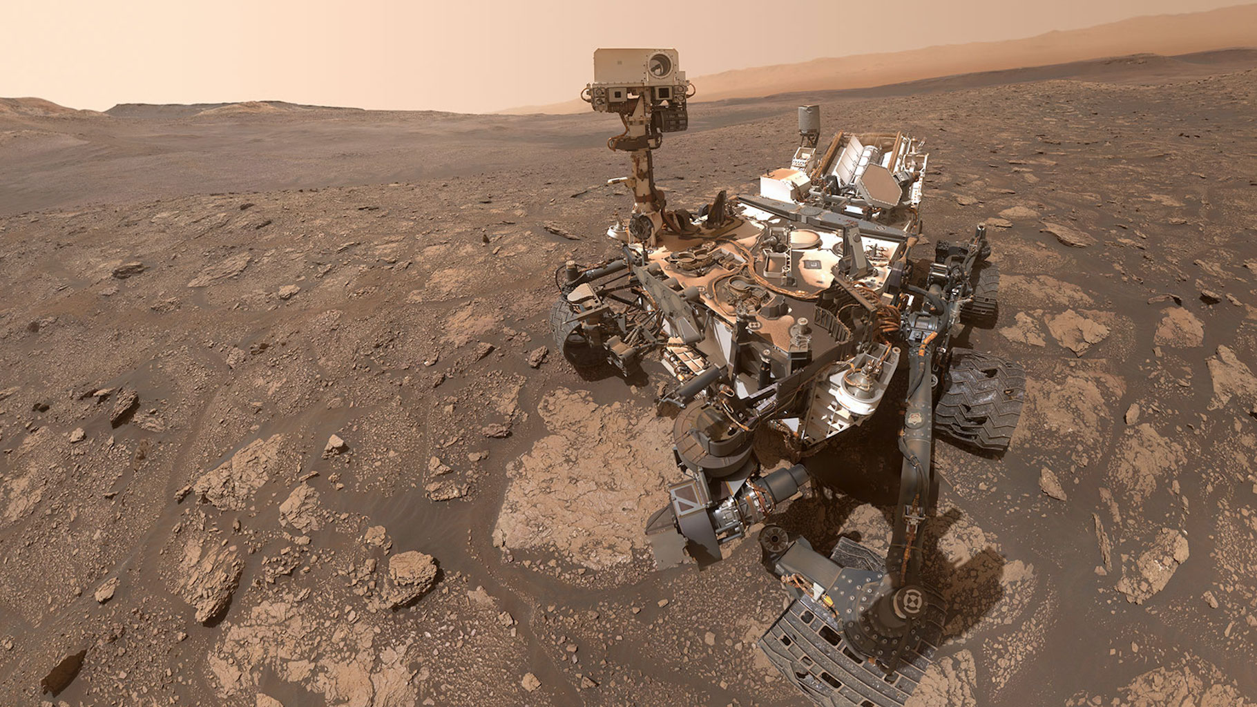 Selfie du rover Curiosity, qui fêtera son dixième anniversaire sur Mars (10 années terrestres) en août prochain.&nbsp;© Nasa,&nbsp;JPL
