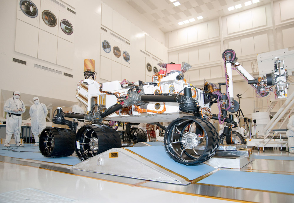 Afin de réduire les risques technologiques et de faire des économies significatives, la Nasa a décidé de réutiliser la plateforme de Curiosity pour son rover de 2020. L'objectif est de réaliser une économie d'environ 1 milliard de dollars par rapport à Curiosity, dont le coût total est estimé à 2,5 milliards de dollars. © Nasa, JPL-Caltech