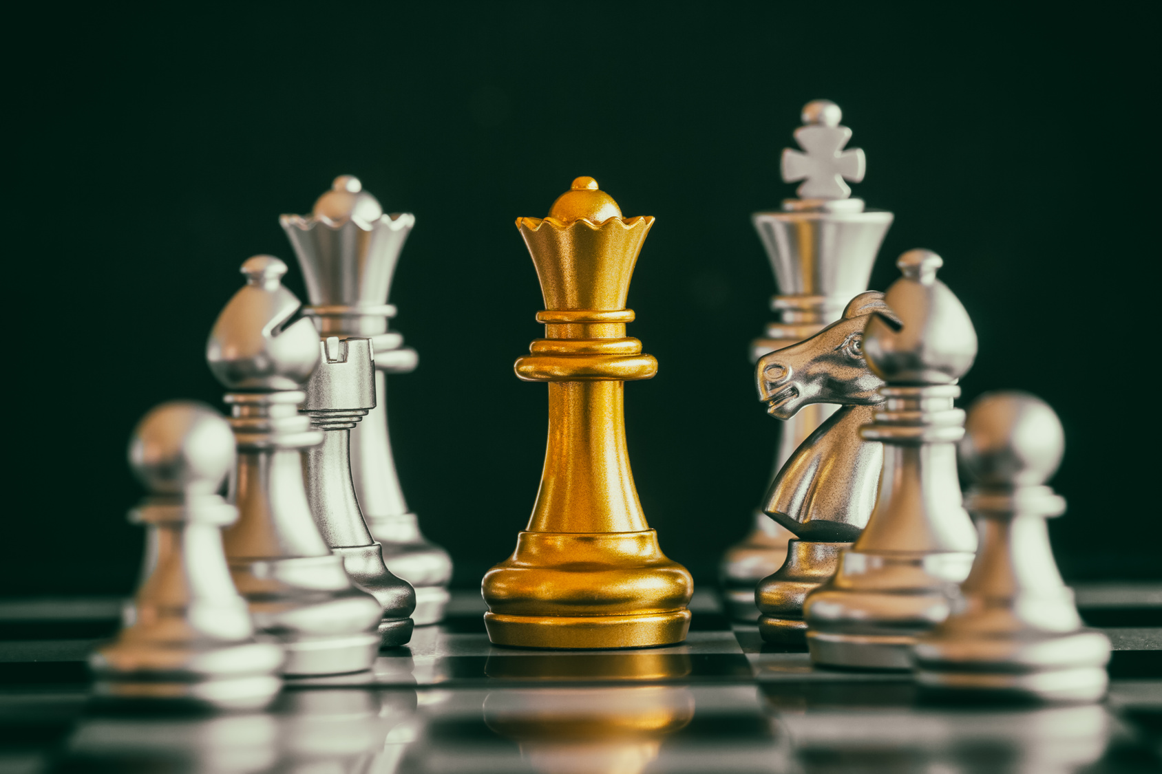 La maîtrise des échecs fut presque une simple formalité pour AlphaZero, l'IA de Google DeepMind. © Phongphan5922, Fotolia
