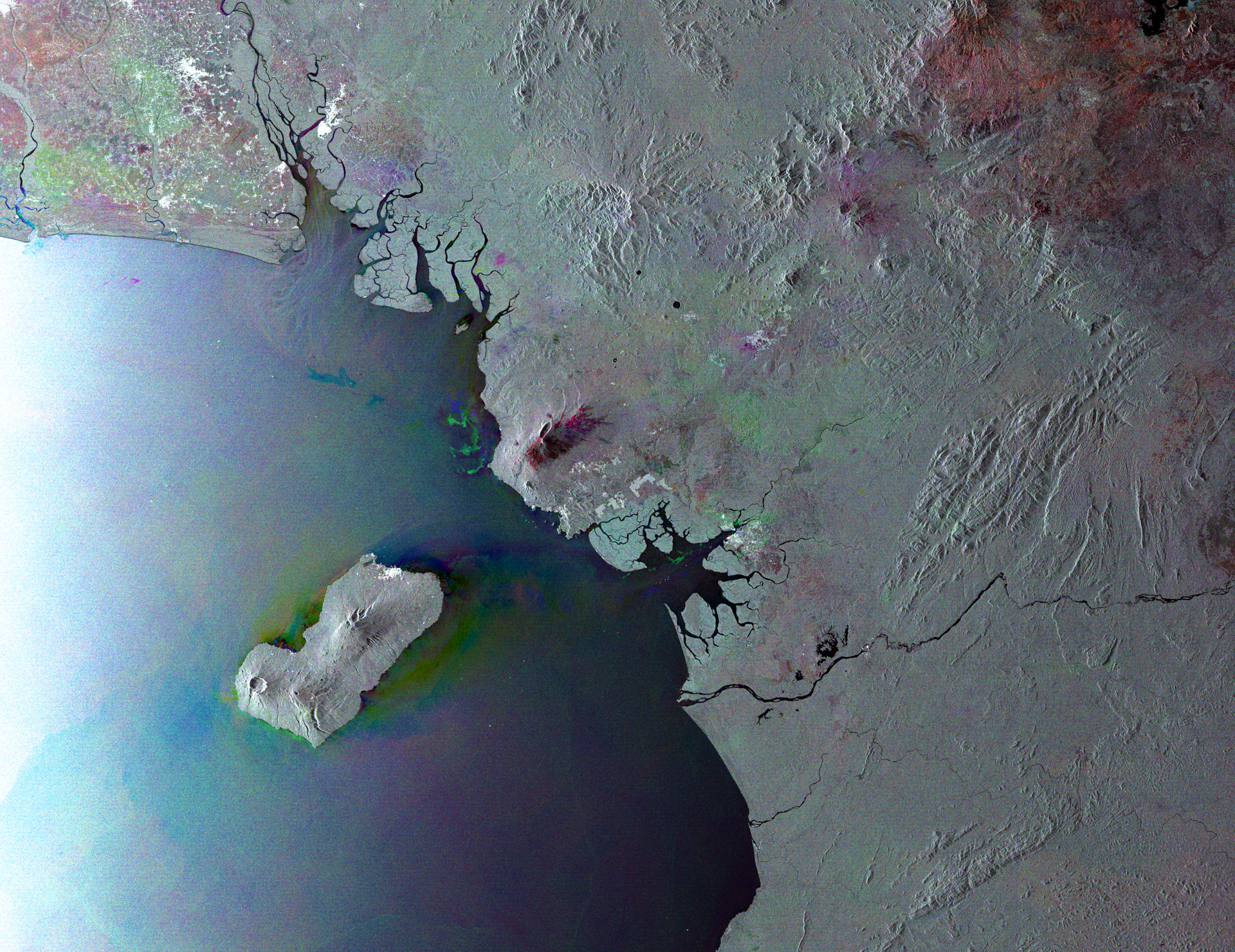 Le golfe de Guinée vu depuis l'espace par le satellite Envisat. Cette image est une compilation de trois clichés pris entre février et avril de cette année. © Esa