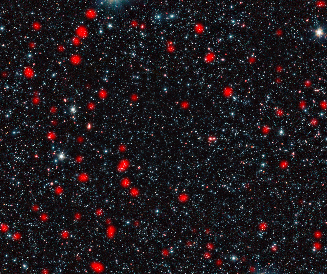 C'est dans la direction de la constellation australe du Fourneau que les télescopes de l'ESO et de la Nasa ont étudié les galaxies starburst particulièrement brillantes dans l'infrarouge. © ESO, Apex (MPIfR/ESO/OSO), A. Weiss et al., Nasa Spitzer Science Center