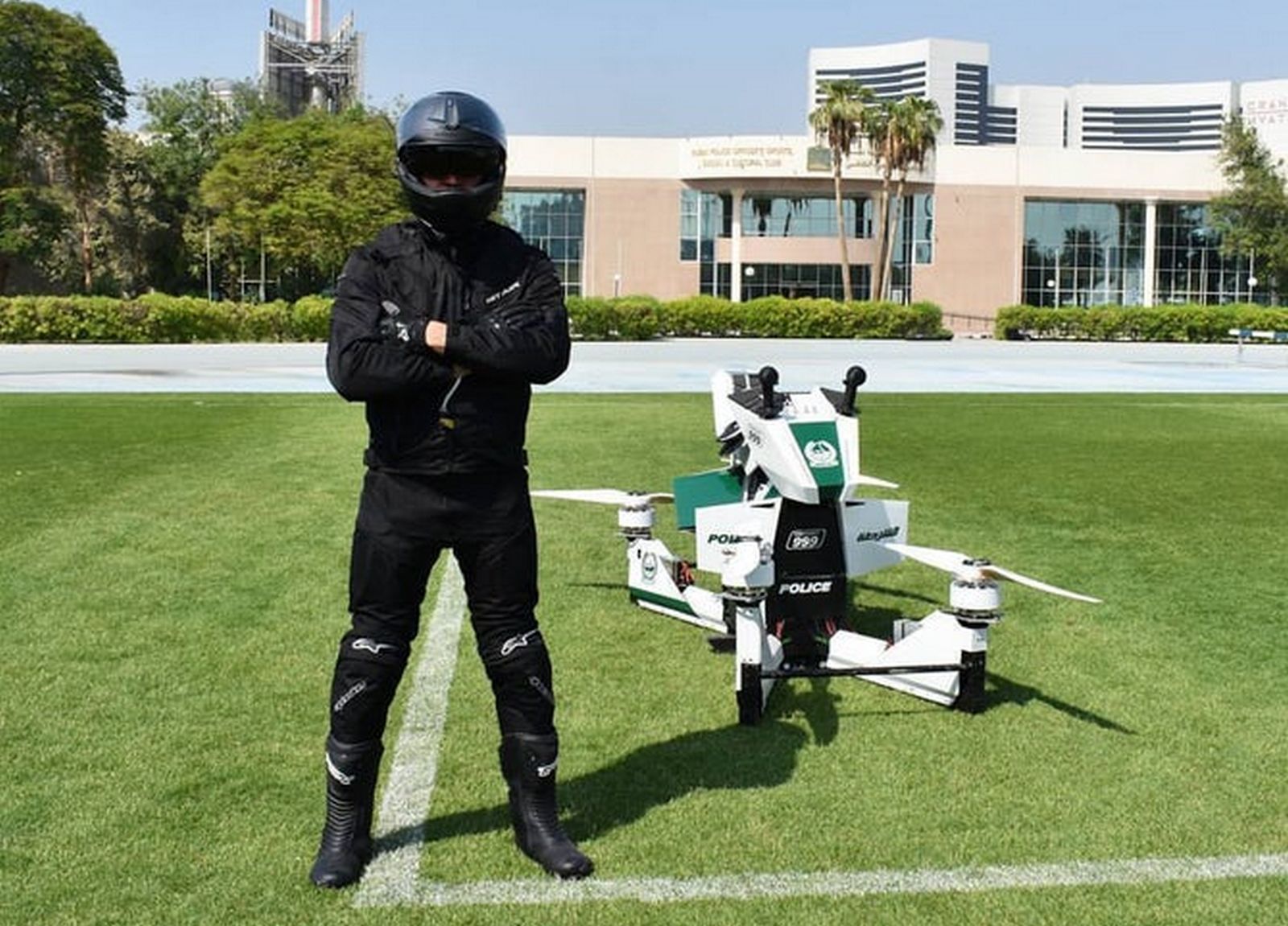La moto volante présentée à&nbsp;Dubaï est en fait un appareil développé par la société russe Hoversurf qui l'a dévoilé en février dernier.&nbsp;© Hoversurf