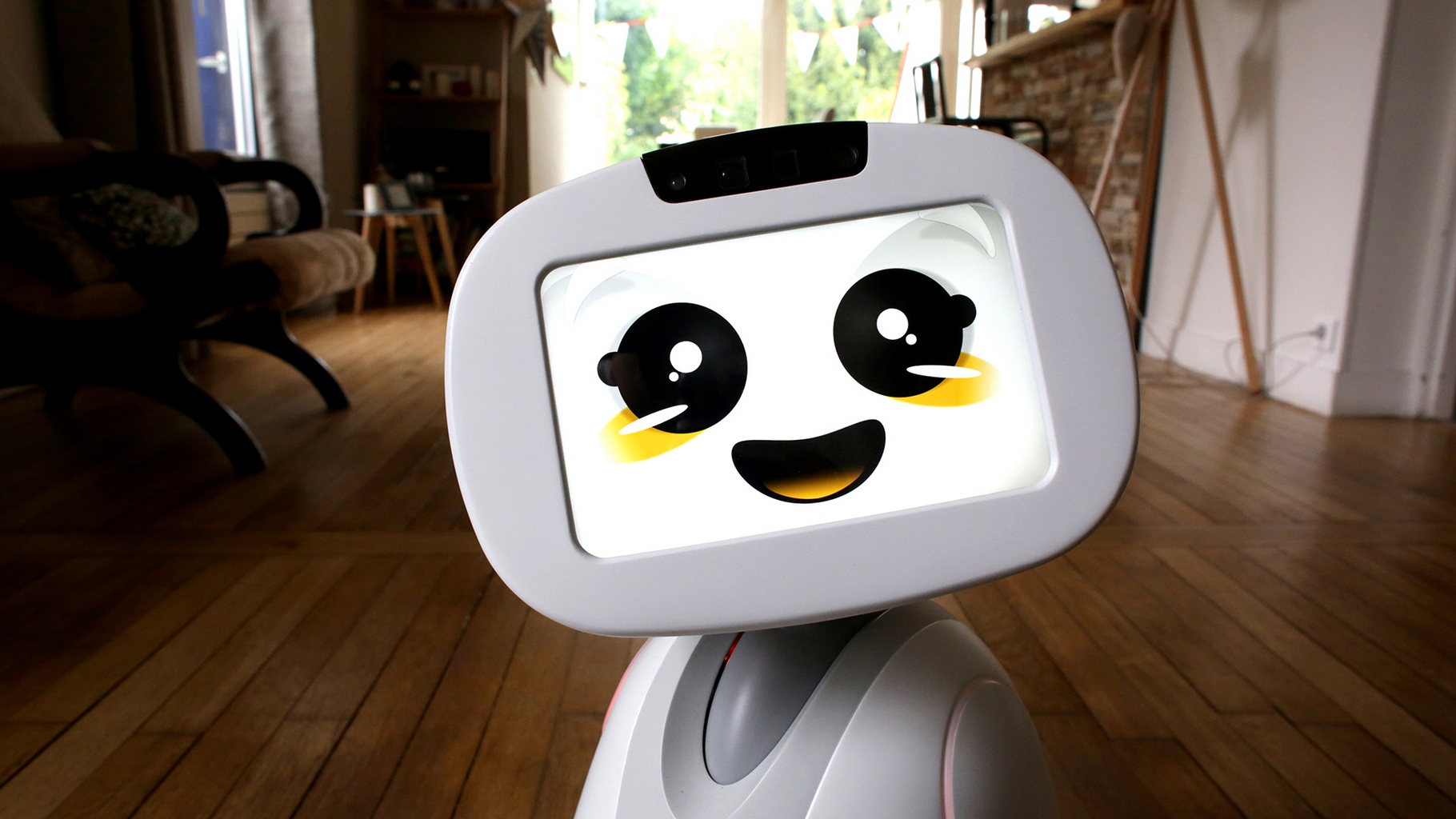 Parmi les attractions du salon Innorobo 2016, Buddy s’est attiré les faveurs du public. Ce sympathique robot créé par une entreprise française sera disponible en fin d’année. © Blue Frog Robotics