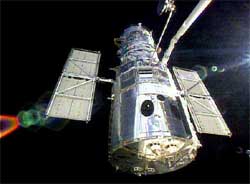 Le bras télémanipulateur a relâché Hubblecrédit : NASA TV
