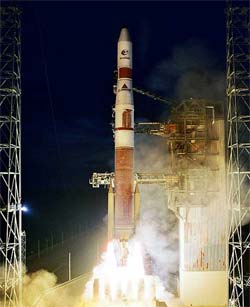Le lancement de la toute nouvelle fusée Delta-IV.crédit : Boeing