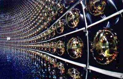 Explosion du plus grand détecteur de neutrinos