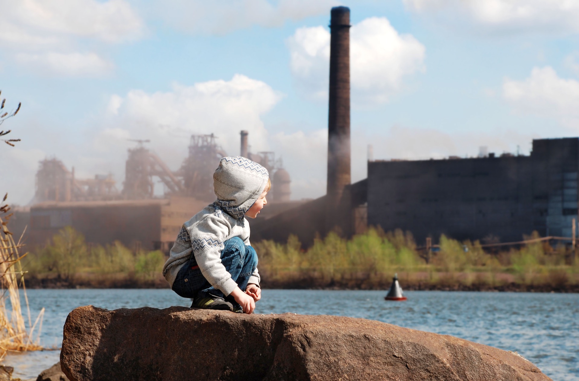 La pollution atmosphérique tue. L'OMS revoit ses critères d'évaluation des polluants à la hausse afin d'éviter des millions de morts. © Soloviova Liudmyla, Adobe Stock
