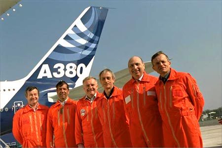 De gauche à droite: G. Desbois, F. Alonso, M. Birnfeld, J. Joye, C. Lelaie, J. Rosay. &copy; Airbus