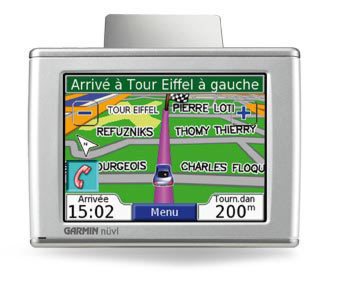 Un GPS automobile (ici le Garmin Nüvi 360T) sait déterminer le trajet le plus court, le plus rapide ou minimisant les péages. Alors pourquoi pas le parcours le moins polluant ? Crédit : Garmin