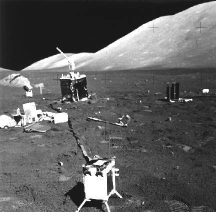 Le LEAM (Lunar Ejecta and Meteorites) installé à la surface de la Lune par l'équipage d'Apollo XVII(Crédits : NASA)
