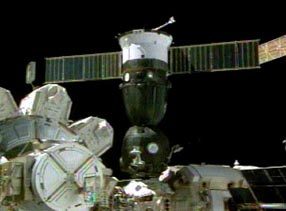 Une capsule Soyouz (ici arrimée à l'ISS). Capture NASA TV.