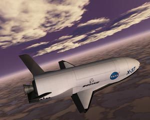 Le X-37 de la Nasa, aujourd'hui abandonné, fut le premier projet de Military Space Plane. Les ingénieurs ont laissé tomber l'idée d'un tel vaisseau ailépour lui préférer un vaisseau du type Apollo.Crédit NASA