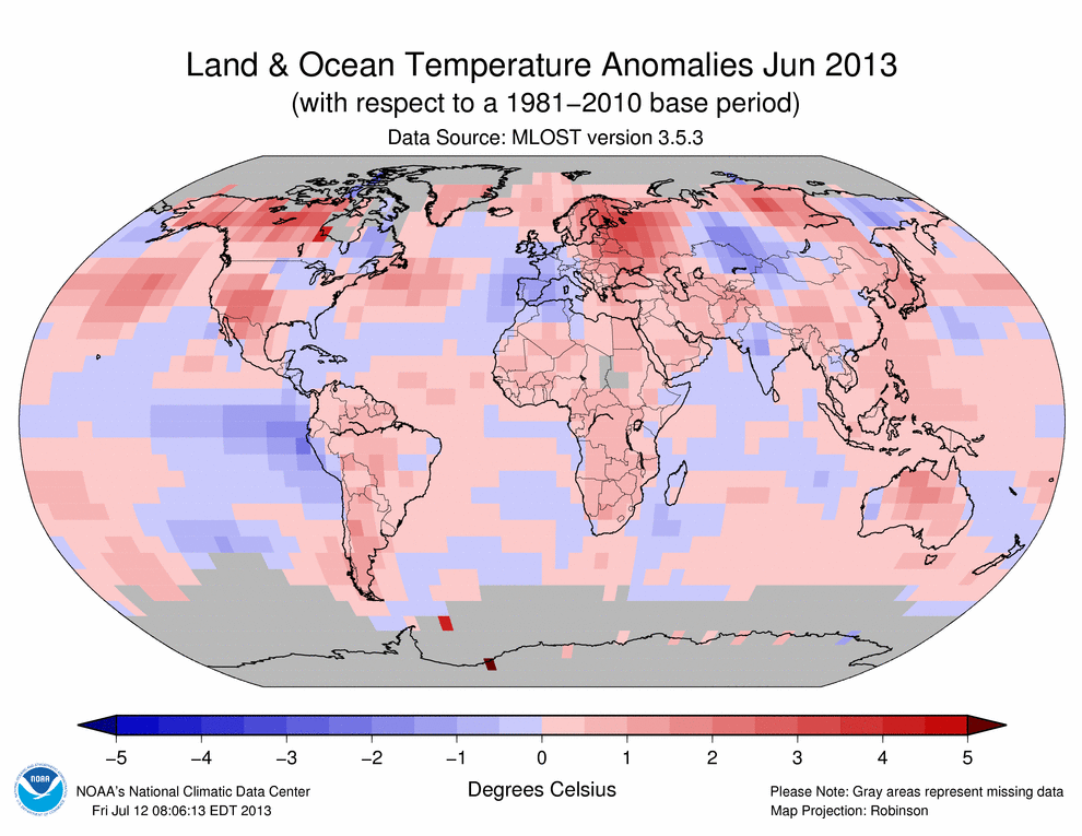 Carte des anomalies de température sur l'océan et les terres dans le monde, pour le mois de juin 2013. En bleu sont indiquées les anomalies négatives (qui caractérisent&nbsp;un mois plus frais que la moyenne) et en rouge, les anomalies positives (un mois plus chaud que la moyenne). La France est en bleu, elle a connu des températures inférieures à la moyenne.&nbsp;© NOAA, DP