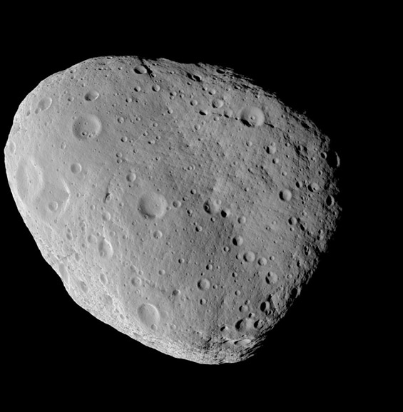 Image de synthèse de l'astéroïde Lutetia tel qu'il devrait être observé par la caméra à haute résolution Osiris/NAC le 10 juillet quelques minutes avant que la sonde ne passe au plus près de l'astéroïde (3.160 km). Cette image prend en compte la taille et forme globale de l'astéroïde, connues grâce à des observations effectuées depuis le sol ainsi que les  caractéristiques optiques de la caméra. Les détails de la surface, notamment les cratères, ont été ajoutés artificiellement. Crédit Laboratoire d'Astrophysique de Marseille (Laurent. Jorda)