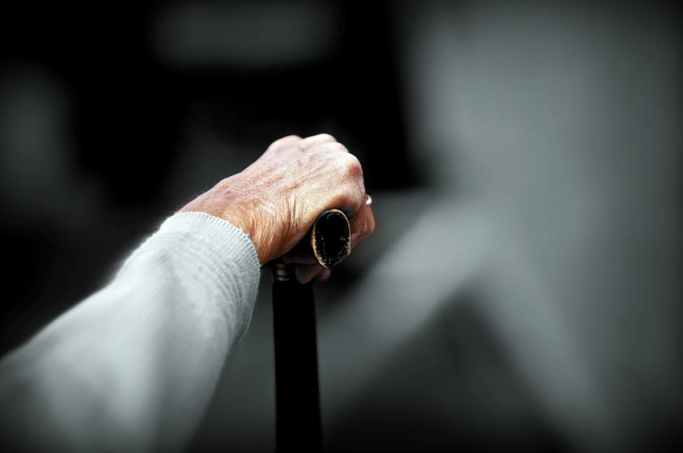 D'ordinaire, la maladie d'Alzheimer touche principalement les gens âgés de 65 ans et plus. Seulement, il existe quelques formes rares et d'origine génétique dans lesquelles les patients contractent la maladie plus tôt. Cette démence est la plus fréquente dans le monde. © Jean-Marie Huet, Flickr, cc by nc sa 2.0