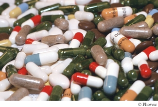 Selon l'OMS, 50 % des médicaments vendus sur Internet sont des contrefaçons. © Phovoir
