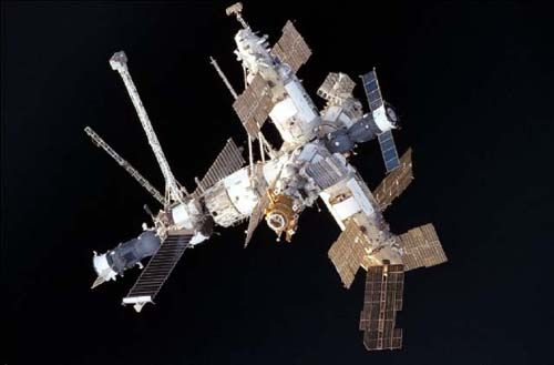 Mir, la célèbre station spatiale russe. Crédit Nasa