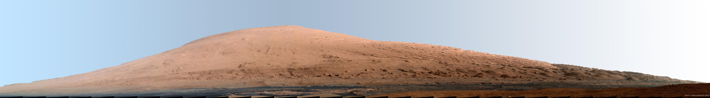 Le mont Sharp, dont l’origine est inconnue, est l’objet d’étude privilégié de Curiosity. On sait seulement que les paysages environnants de cette montagne ont été façonnés quand la Planète rouge était beaucoup plus chaude et humide qu'aujourd'hui. © Nasa, JPL