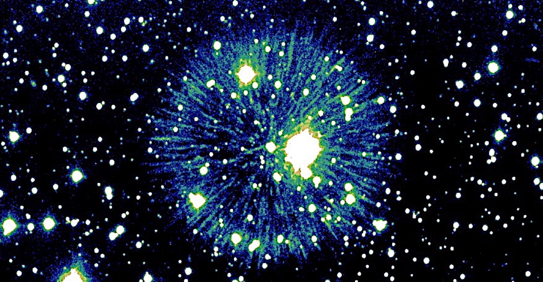 La nébuleuse Pa 30 éclate dans le ciel comme un feu d’artifice. Des chercheurs de l’université de Dartmouth estiment qu’elle pourrait être le résultat d’une collision entre naines blanches observée depuis la Terre il y a environ 850 ans. © Robert Fesen, université de Dartmouth