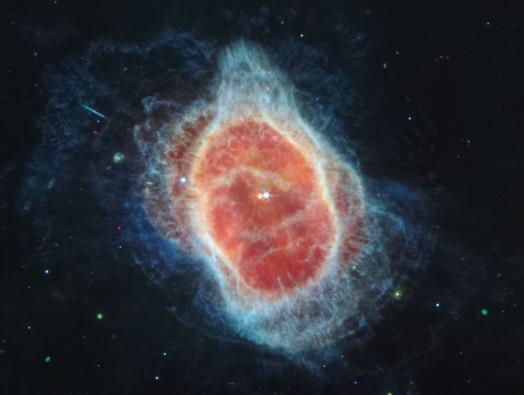 La nébuleuse de l’anneau austral telle que vue pour la toute première fois par le télescope spatial James-Webb dans l’infrarouge moyen. © Nasa, ESA, CSA, STScI