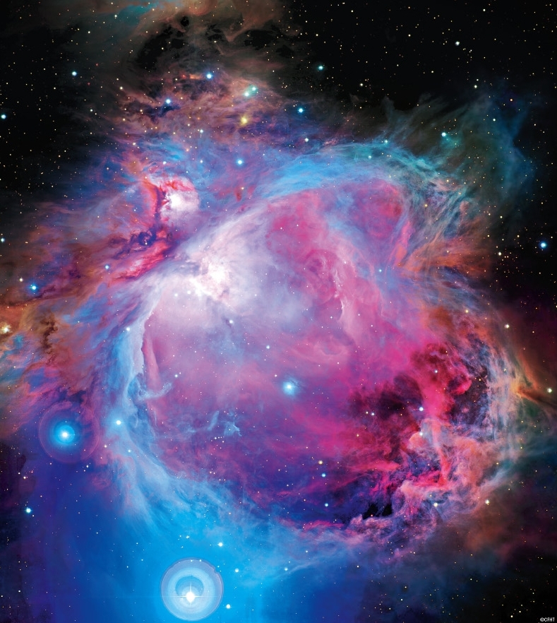 Messier 42, la plus belle nébuleuse du ciel, n'est qu'une petite partie (visible) d'un immense nuage moléculaire qui occupe la constellation d'Orion. Située à 1.300 années-lumière, elle&nbsp;est la pouponnière d'étoiles la plus proche et de nombreuses études lui sont consacrées. Elles permettent de faire régulièrement de nouvelles découvertes. © CFTH, Coelum, J.-C. Cuillandre, G. Anselmi