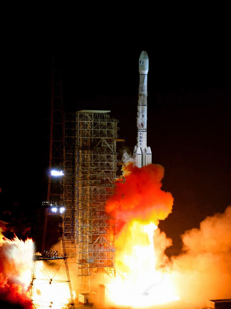 Lancement en août 2009 du satcom indonésien Palapa-D par un lanceur chinois Longue Marche 3B depuis le Centre spatial de Xichang. Crédit Great Wall Industry Corp.