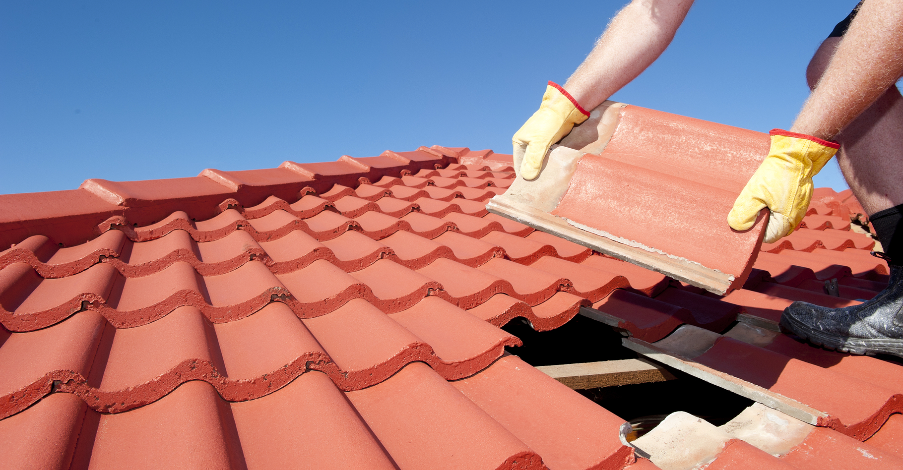 Les normes pour les pentes de toit doivent être respectées. © Rob Bayer, Shutterstock
