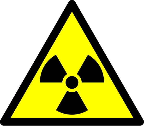 La radioactivité est un phénomène connu depuis 1896 seulement. L'Homme a utilisé ses propriétés pour construire des bombes nucléaires, utilisées à deux reprises à Hiroshima et Nagasaki. On l'utilise aussi&nbsp;pour fournir de l'énergie électrique. Plusieurs accidents majeurs ont révélé ses dangers, dont le dernier en date s'est déroulé à Fukushima.&nbsp;© Cary Bass, Wikipédia, DP