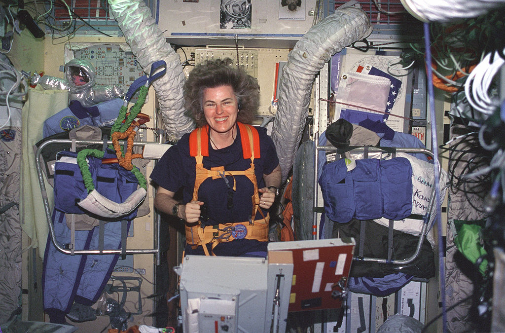 Shannon Lucid à bord de la station Mir en 1996. © Nasa 