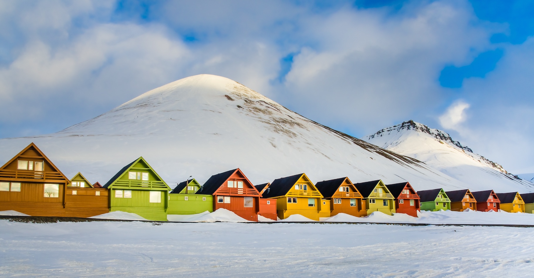 Des chercheurs norvégiens ont étudié l’état des réserves de méthane sous le permafrost du Svalbard. Ils en ont trouvé plus qu’attendu et ils ont trouvé un méthane qui se déplace. © Luis, Adobe Stock