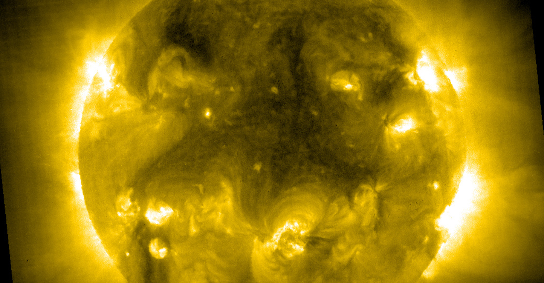 Notre Soleil tel qu’il apparaissait à la mission Soho ce jeudi 13 juillet 2023. En haut à gauche, la tache AR 3372. © Soho