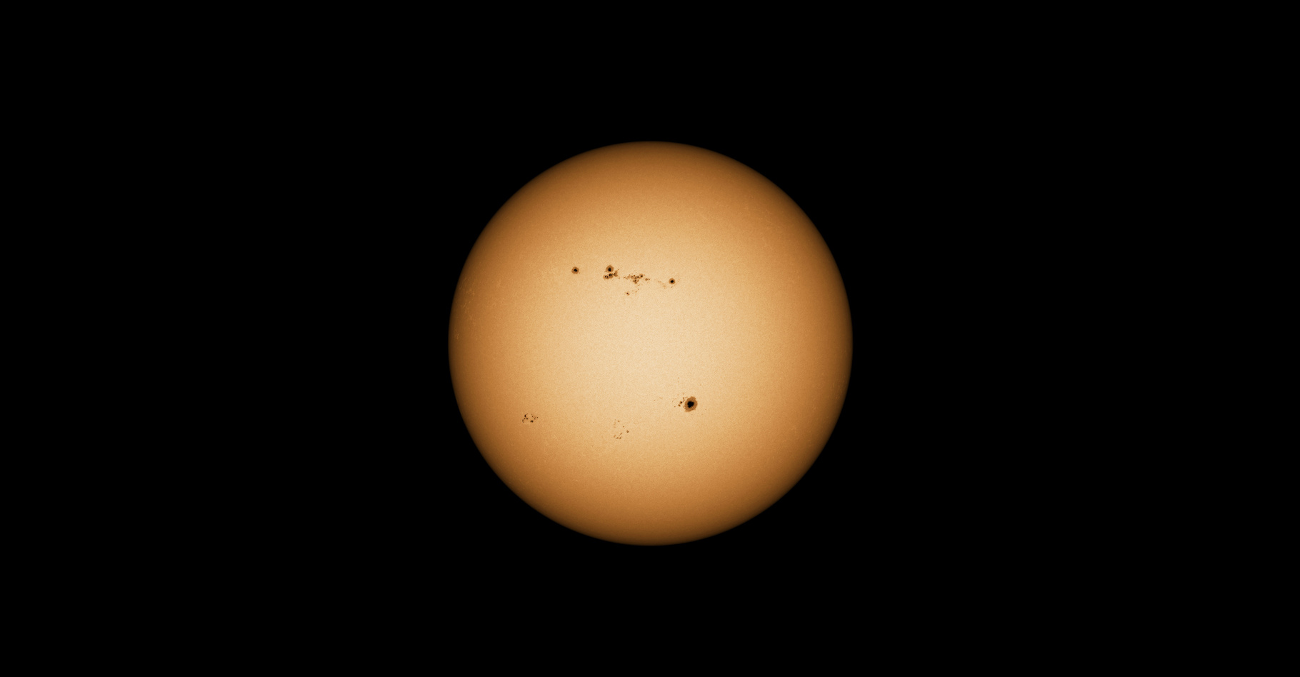 Un instantané de notre Soleil, en mai dernier. Déjà, plus de taches solaires apparaissaient dans l’hémisphère nord. © It4All, Adobe Stock