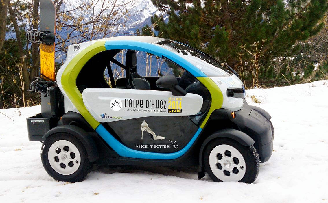 Des Twizy Renault, un peu modifiés, circuleront bientôt, en autopartage, à l'Alpe d'Huez proposera dès cet hiver le système d'autopartage I-Moov, avec les véhicules électriques Twizy. © Tous droits réservés