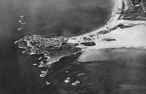 Un grand port disparu : Tyr. Crédit : Recherches aériennes et sous-marines, A. Poidebard, 1934