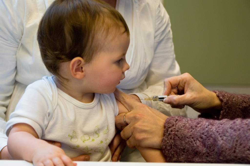 La vaccination a permis de sauver des millions de vies dans le monde. Grâce à elle, la variole a pu être éradiquée. © Tom et Katrien, Flickr, cc by sa 2.0