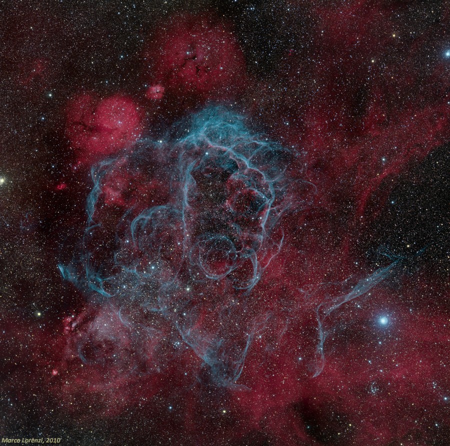 Le rémanent de la supernova des Voiles, une fine broderie céleste qui cache un terrible pulsar. © Marco Lorenzi

